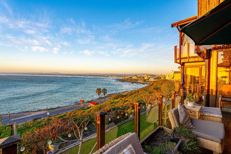 5 Bedroom Property for Sale in Yzerfontein Western Cape